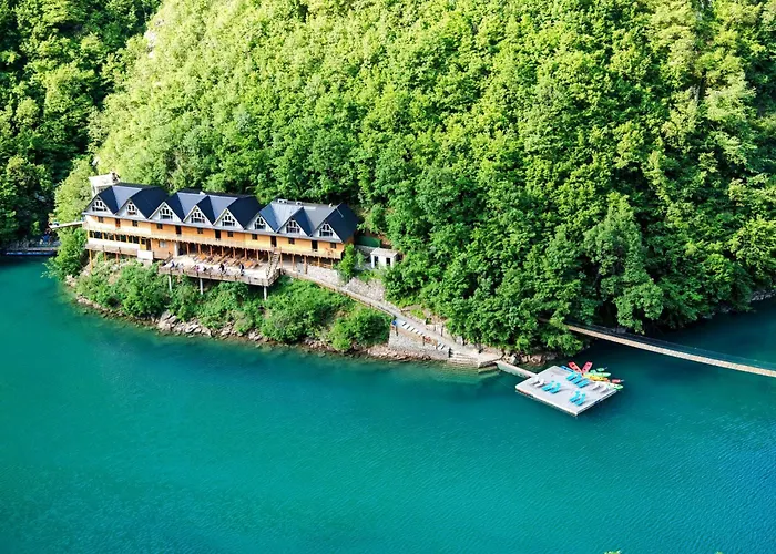 Riverside Komani Lake