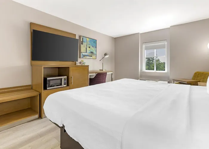 Best Western Plus Raleigh Crabtree Valley Hotel