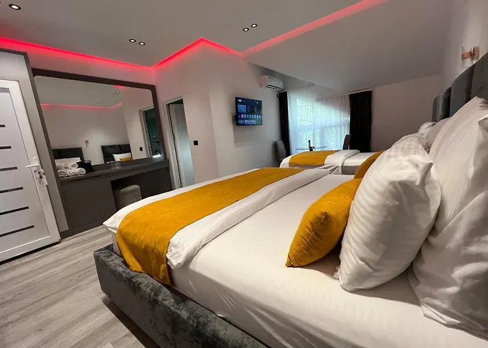Breezy Hotel