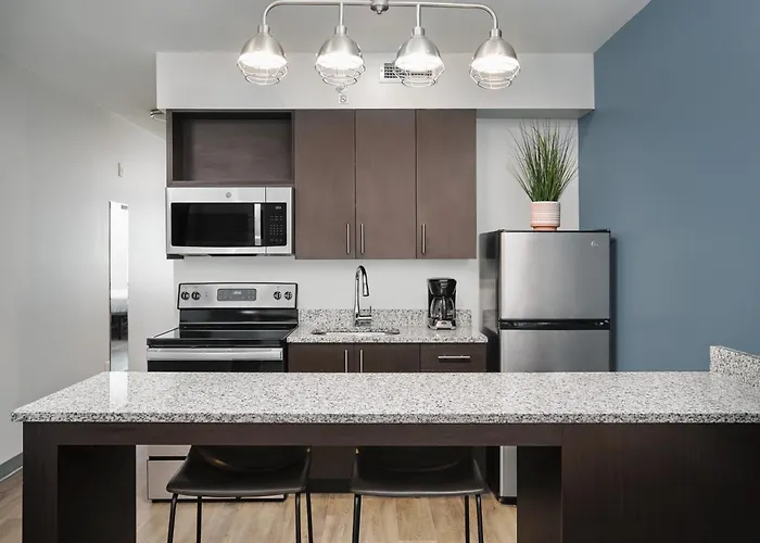 Stayapt Suites Lafayette South