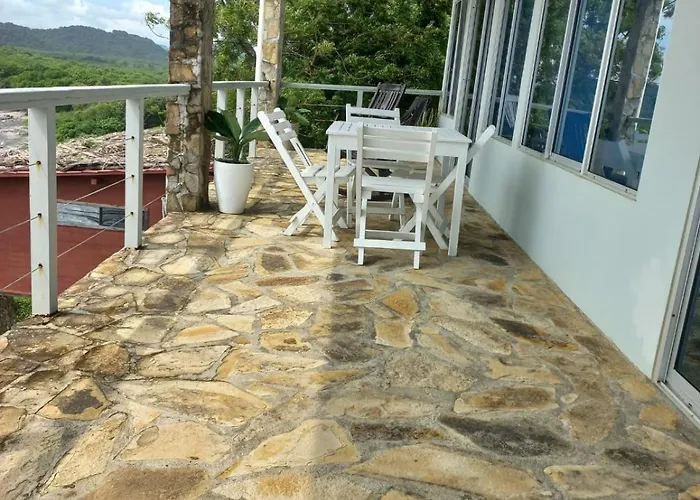 Magnific Rock - Surf Resort & Yoga Retreat Nicaragua