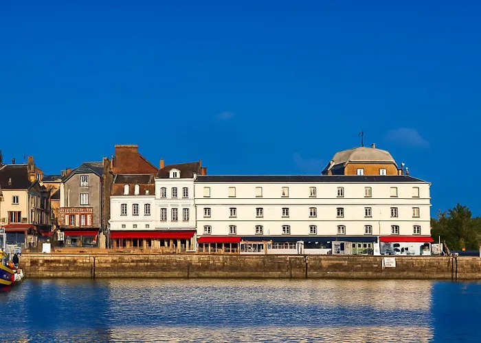Best Western Le Cheval Blanc -Vue Sur Le Port-Plein Centre Ville