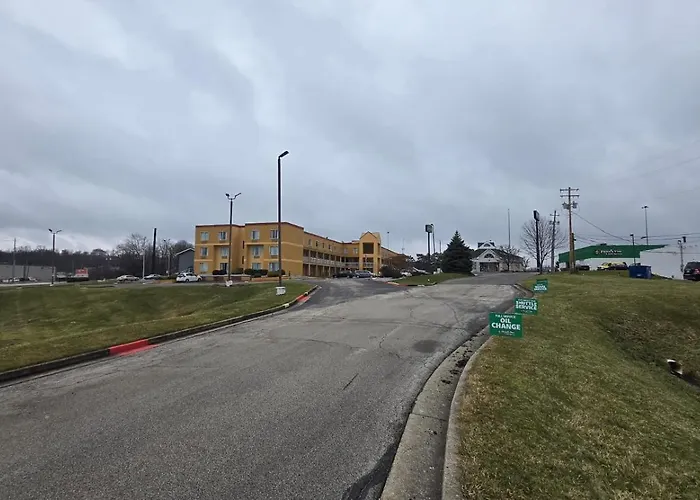 Copley Inn & Suites By Oyo Akron Oh