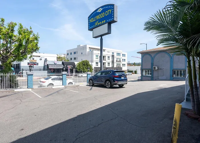 Hollywood City Inn