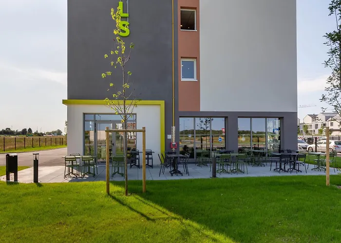 B&B Hotel Orleans Saran 3 Etoiles