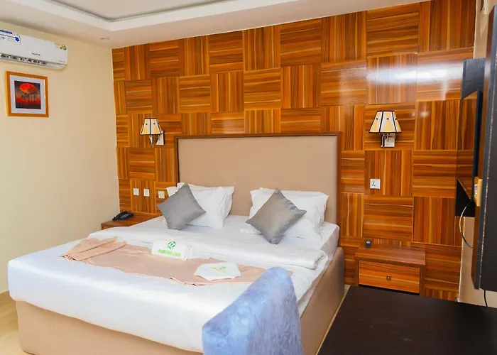 Proximus Hotel And Suites