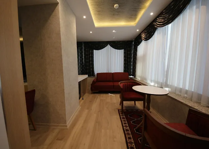 Golden Rose Deluxe Hotel
