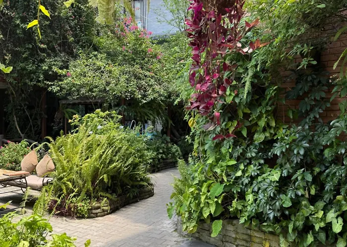 Hotel Middle Path & Spa