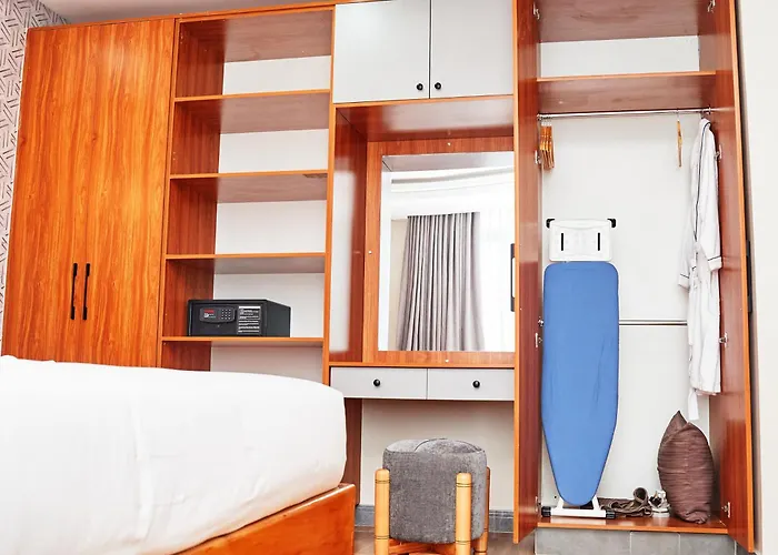 Tha Nickolee Hotel