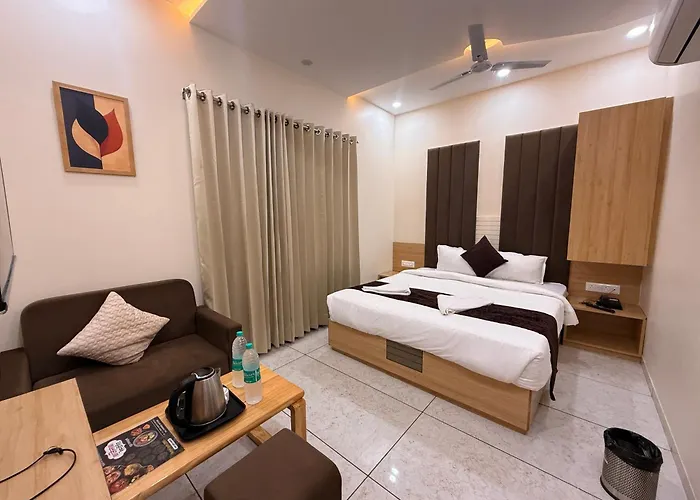 Hotel Kusum Kunj