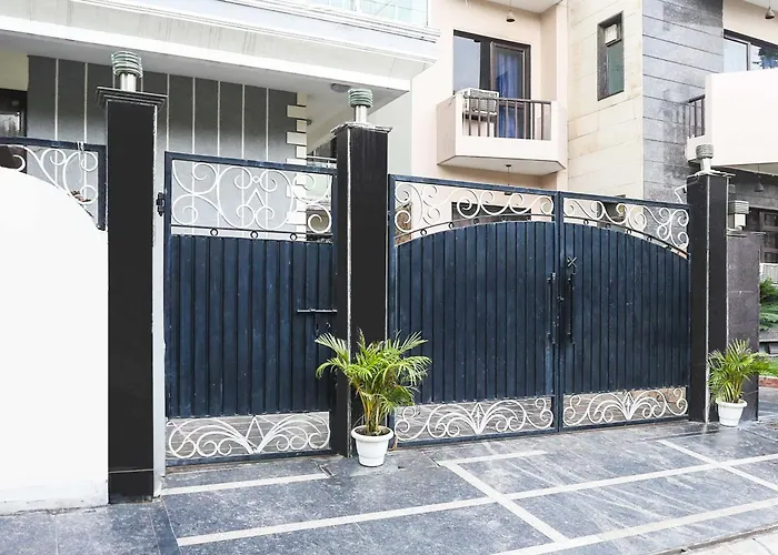 Hotel O Sector 45 Near Huda Metro Station