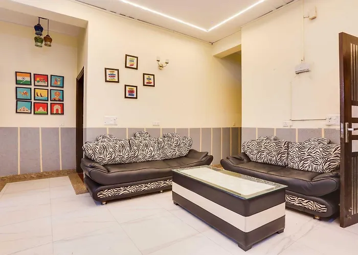 Hotel O Sector 45 Near Huda Metro Station