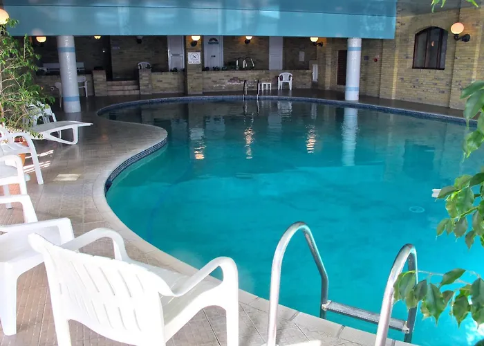 Bay View - Seafront - Sandringham Hotel, Sandown, Isle Of Wight - Car Ferry Ticket From 109 Pounds