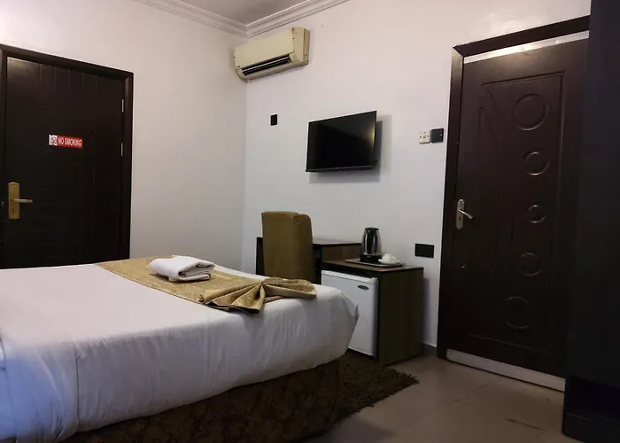 Crownedge Hotels