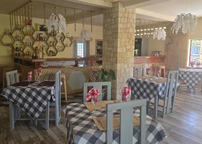 Oasis Kemba Hotel-Restaurant-Bar