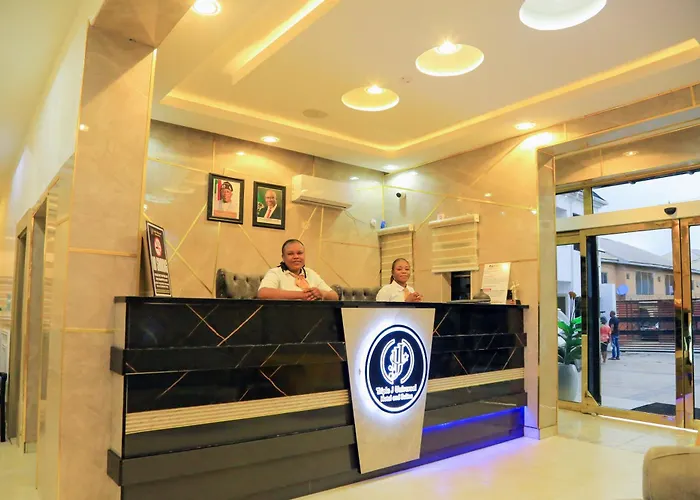 Triple J Universal Hotel And Suites