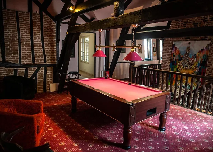 Logis Hotel & Restaurant - Les Hauts De Montreuil