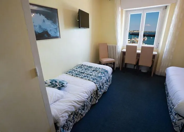 Hotel De La Mer