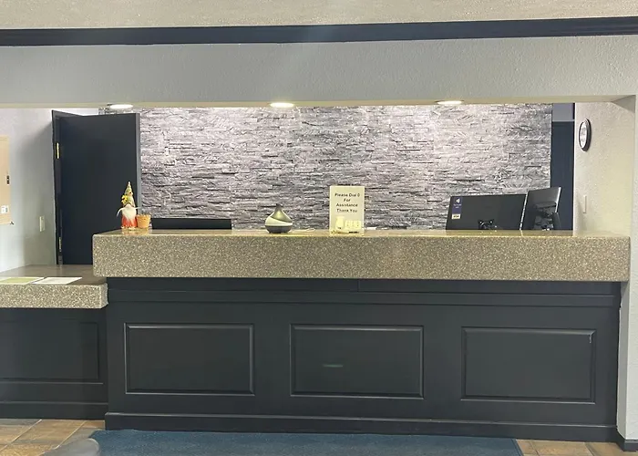 New Victorian Inn & Suites Lincoln