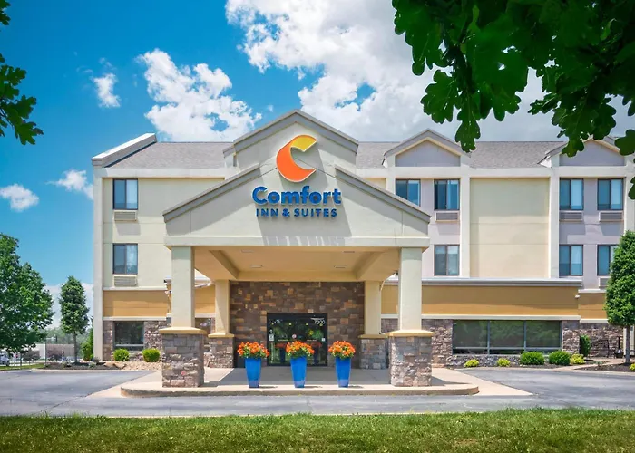 Comfort Inn & Suites Kansas City - Northeast