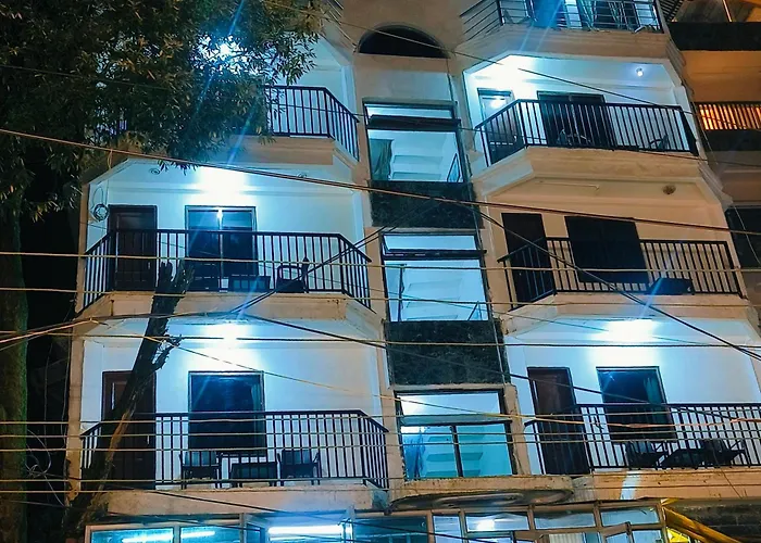 Hotel Plaza Dalhousie - Near Ghandhi Chowk Mall Road