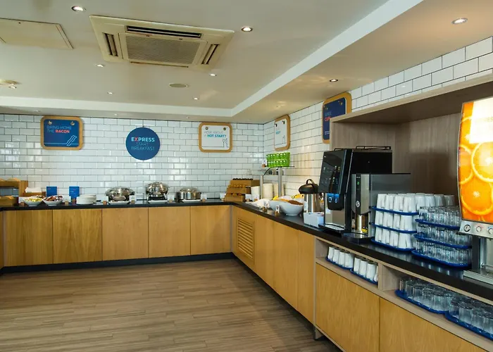 Holiday Inn Express Bath By Ihg