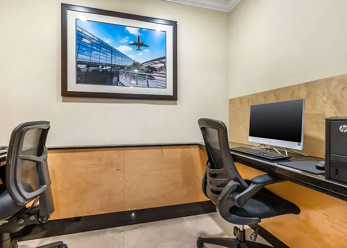 Best Western Plus Orange County Airport North