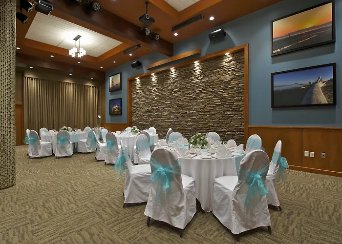 Coast Tsawwassen Inn
