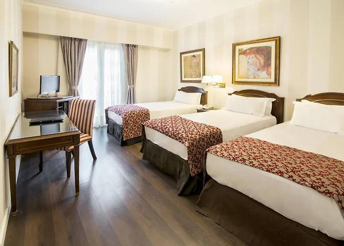 Claridge Hotel