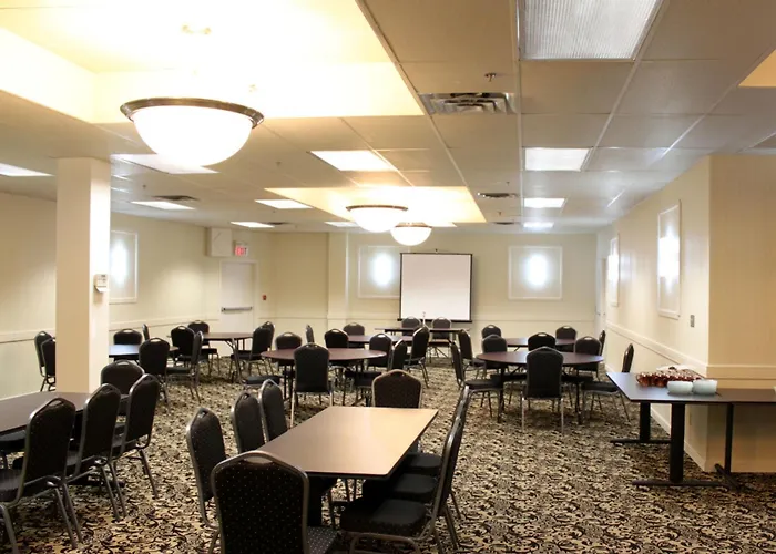 Days Inn & Suites By Wyndham Sault Ste. Marie On