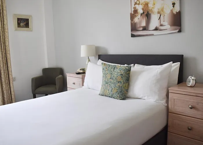 Hunters Moon Hotel