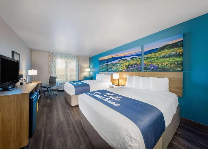 Days Inn By Wyndham Lathrop