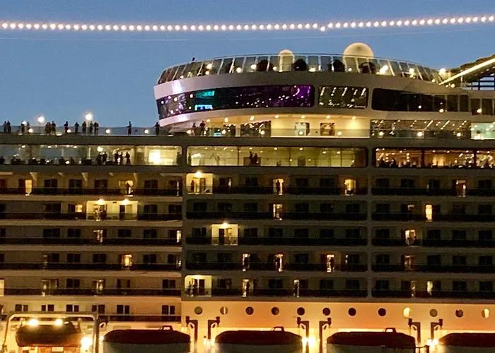 Hotel Saint John Perse