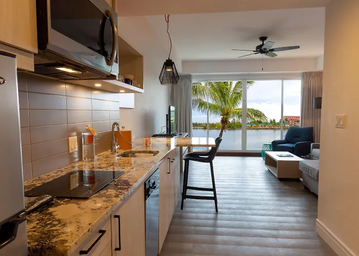 Pelican Bay Hotel