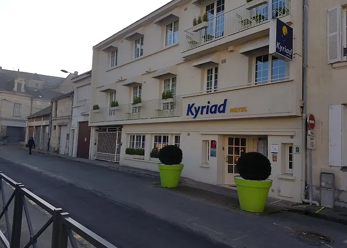 Kyriad Saumur Hyper Centre Hotel, Appartements, Seminaires Et Spa Soins Sothys Paris