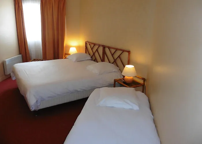 Hotel De L'Orme, Akena