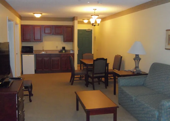 Town & Country Inn And Suites