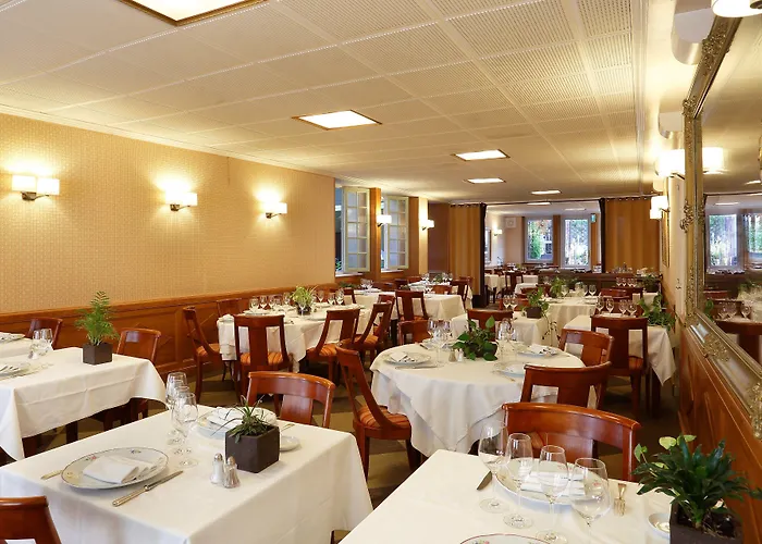 Hostellerie Des Trois Pigeons, Paray-Le-Monial