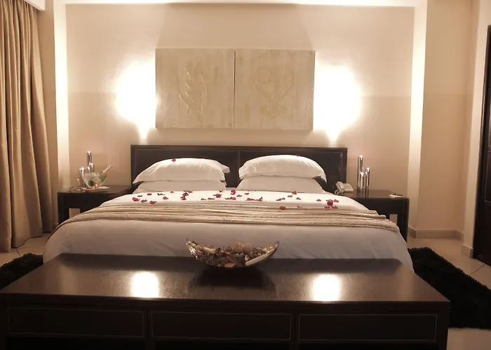 Oak Plaza Hotels East Airport