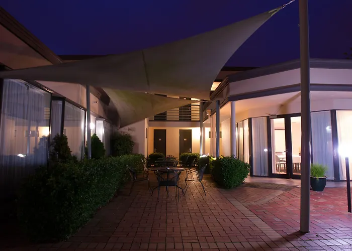 The Waverley International Hotel Glen Waverley