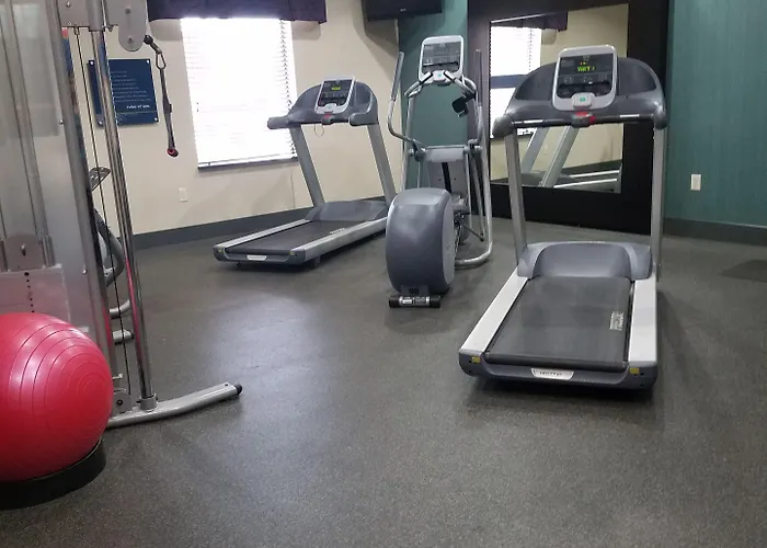 Hampton Inn & Suites Center