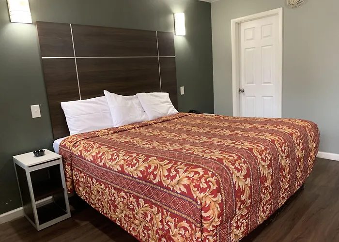 Red Carpet Inn - Norristown