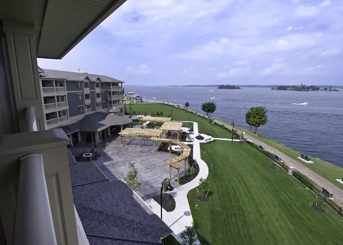 1000 Islands Harbor Hotel