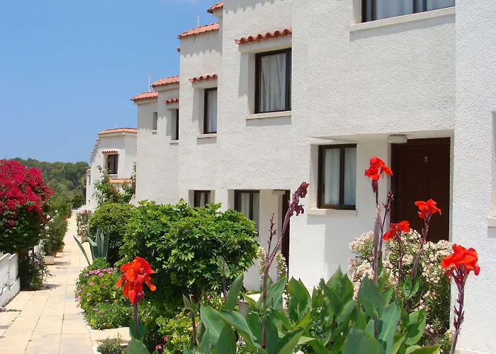 Bougainvillea Apartments Polis
