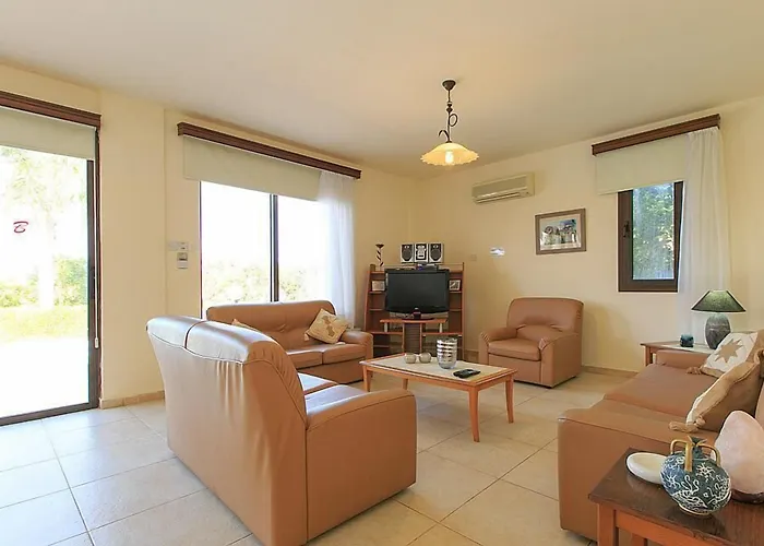 Bougainvillea Apartments Polis