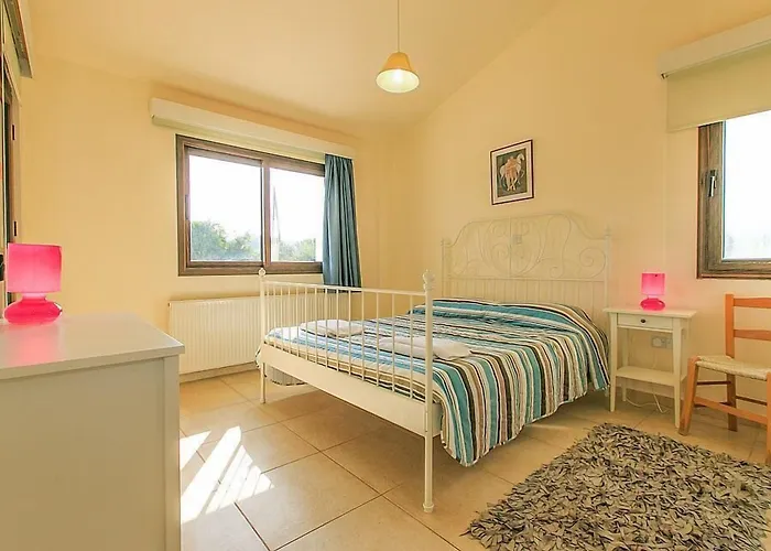 Bougainvillea Apartments Polis