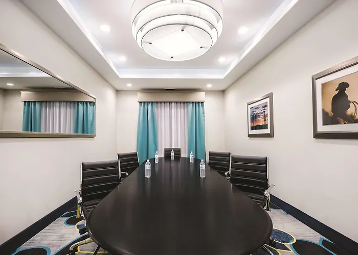 La Quinta By Wyndham Odessa North - Sienna Tower Hotel