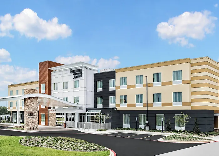 Fairfield Inn & Suites Van Canton Area