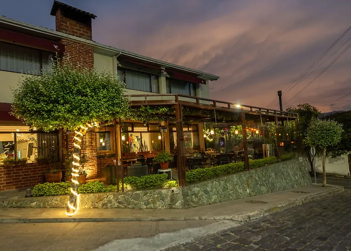 Quindeloma Art Hotel & Gallery
