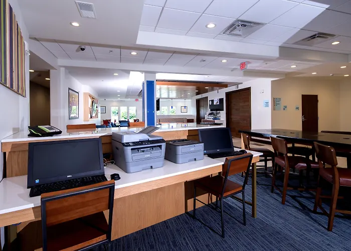 Holiday Inn Express & Suites - Gaylord By Ihg